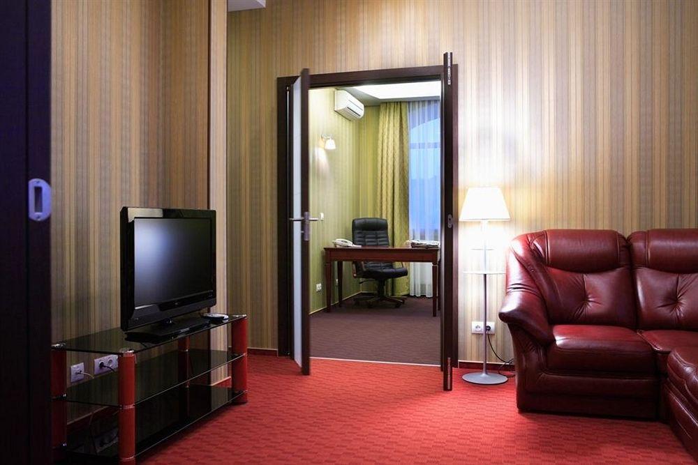 Victoria Hotel Jarkov Habitación foto