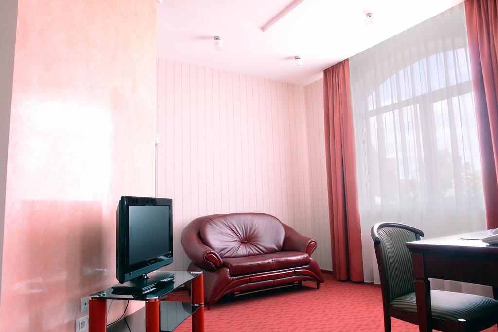 Victoria Hotel Jarkov Habitación foto